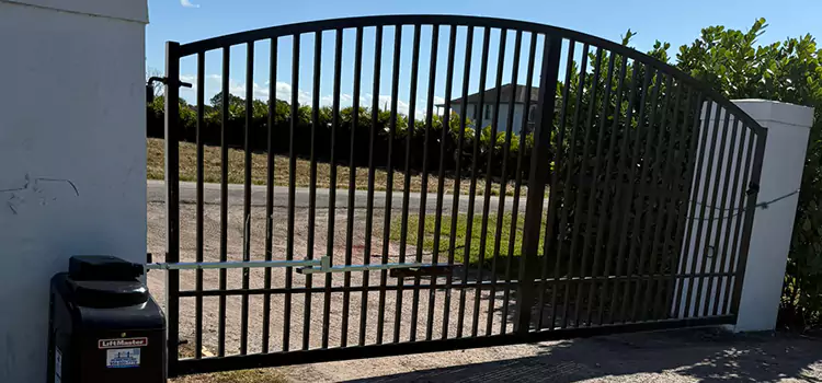 Driveway Fence Repair Linda
